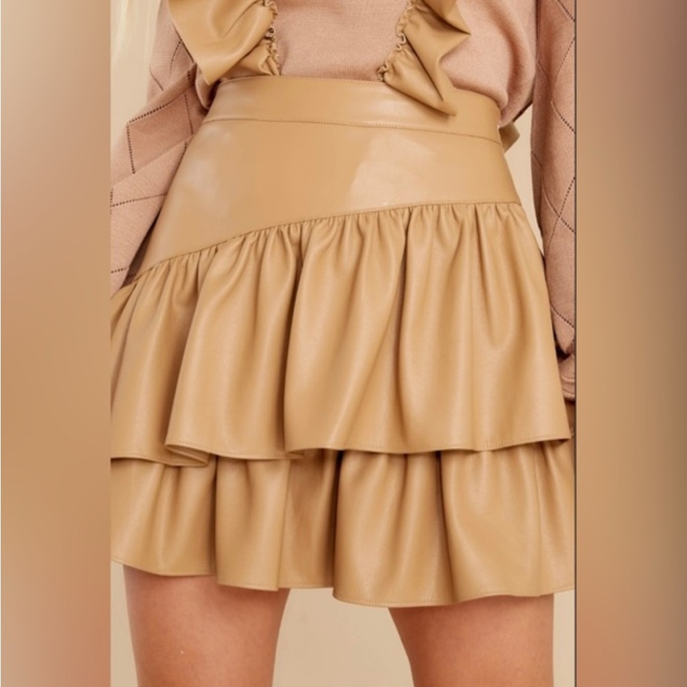 Emily McCarthy Tiered Ruffle Faux Leather Skirt in Camel Size Small